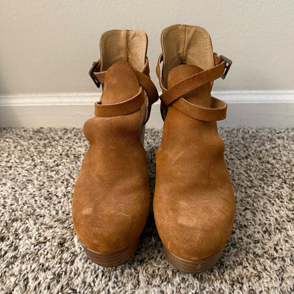 Free People Suede Tan Women's Ankle Clogs - Picture 2 of 6